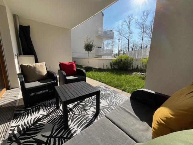 Cosygreen77 Modern Apartment With Garden And Parking มานี-เลอ-องเกรอ ภายนอก รูปภาพ